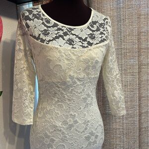 Emerald Sundae elegant cream floral lace sheath dress with 3/4 sleeves. Size M.